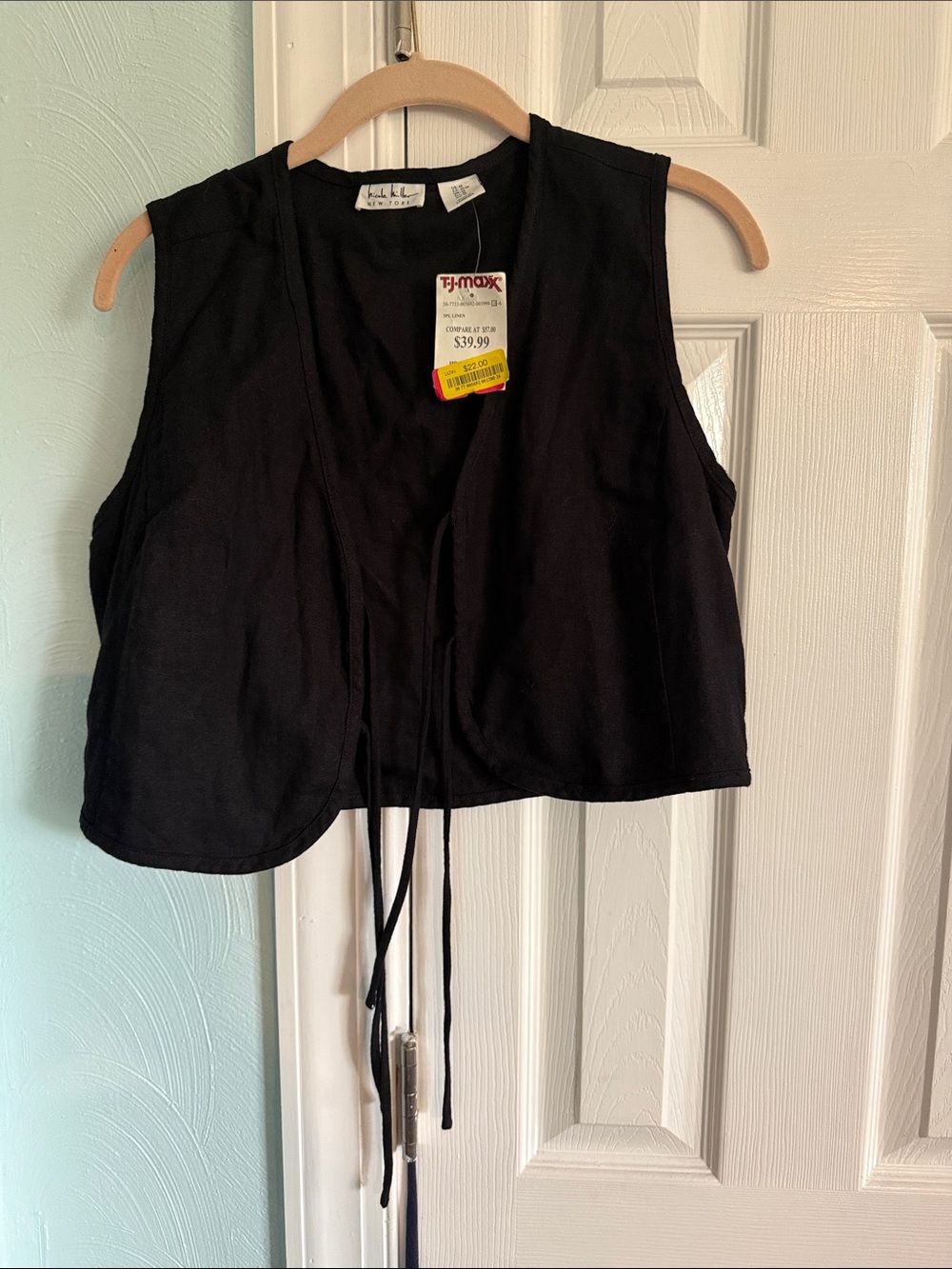 Nicole Miller Black Sleeveless Tie-Front Crop Top
